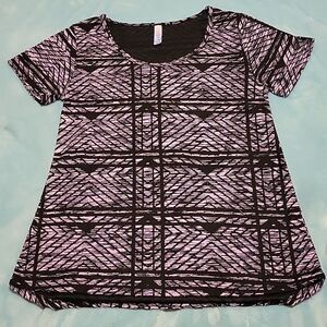 🫧 LuLaRoe size XS pink and black top